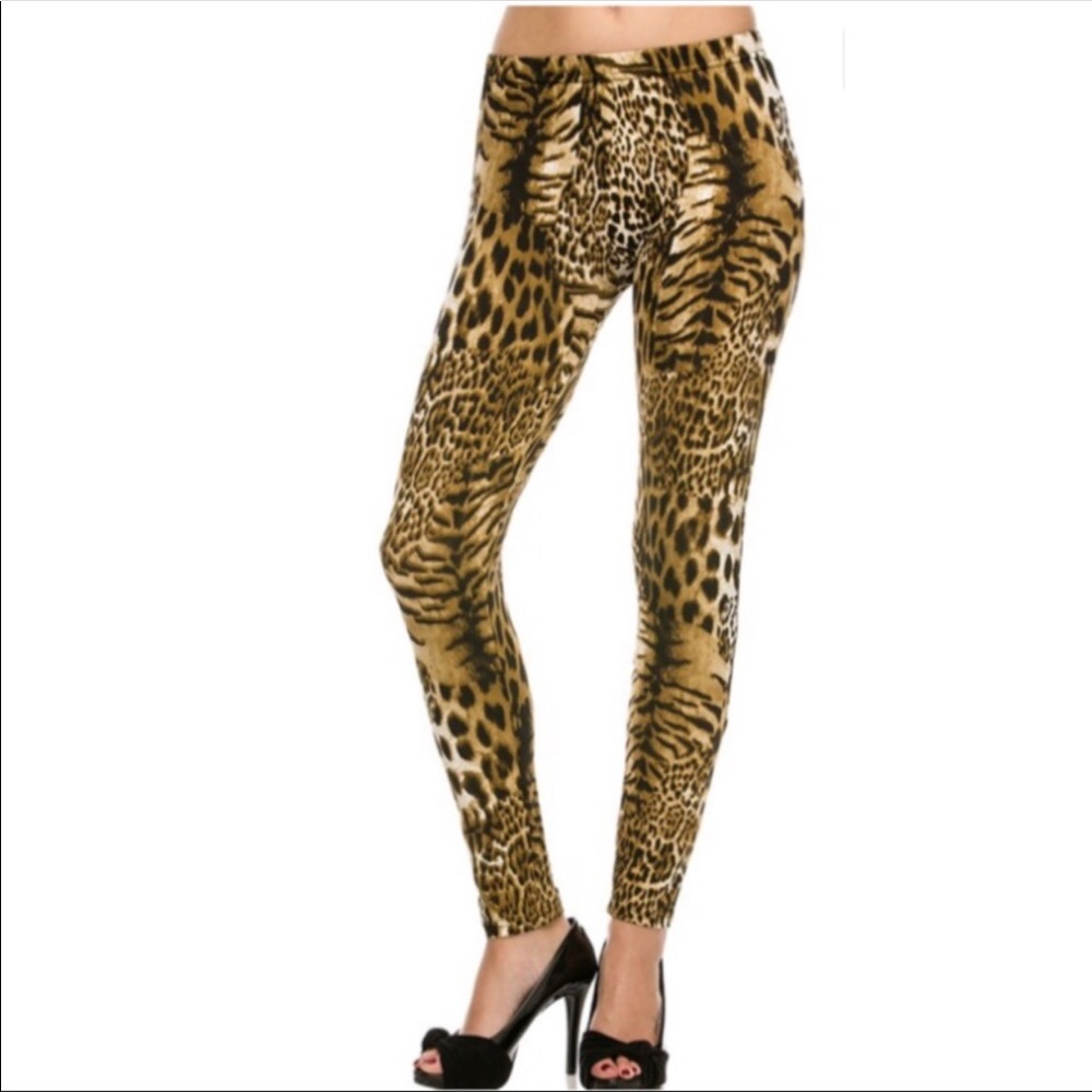 🆕Leopard Print Leggings 2 LEFT - Picture 1 of 2